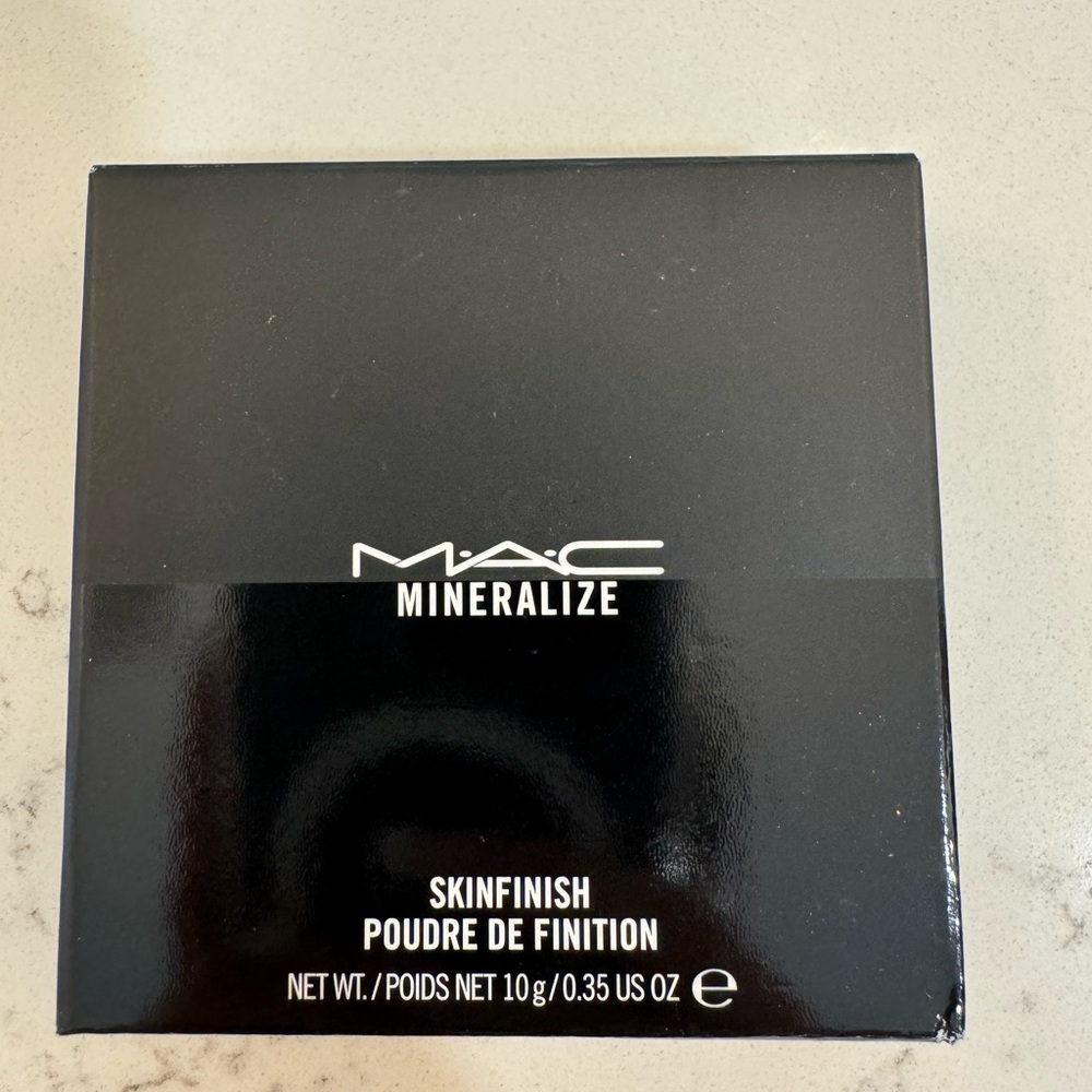 Mac MINERALIZE SKINFINISH face powder highlighter